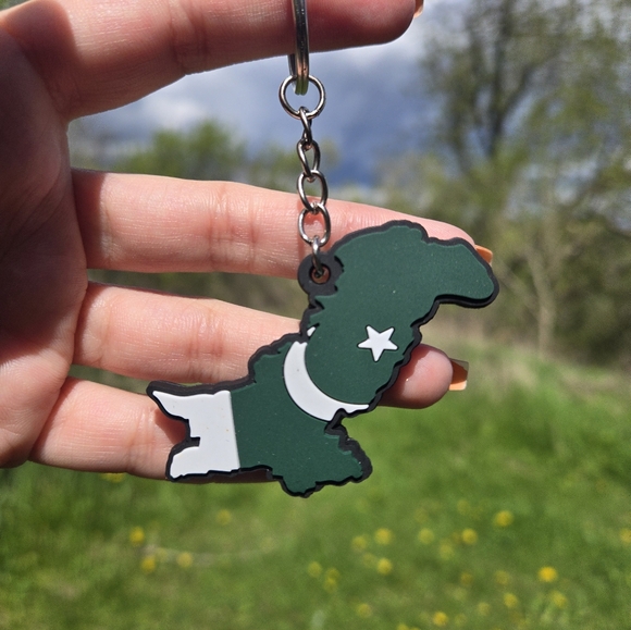 Keychains From Around The World - Picture 11 of 11